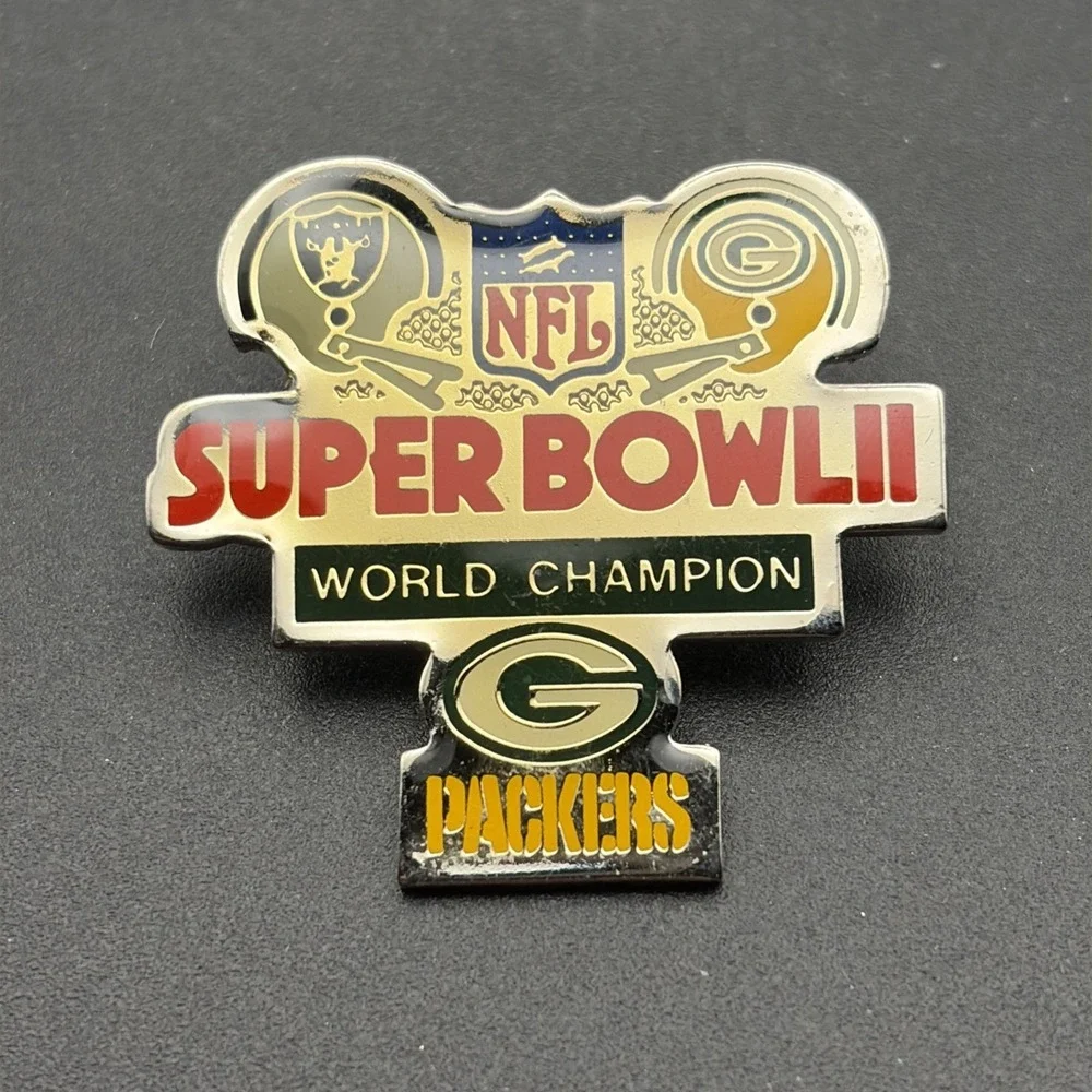 Super Bowl II Green Bay Packers Oakland Raiders Miami NFL Football Lapel Hat Pin